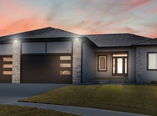 14808 Goldenrod Cir, Urbandale, IA 50323