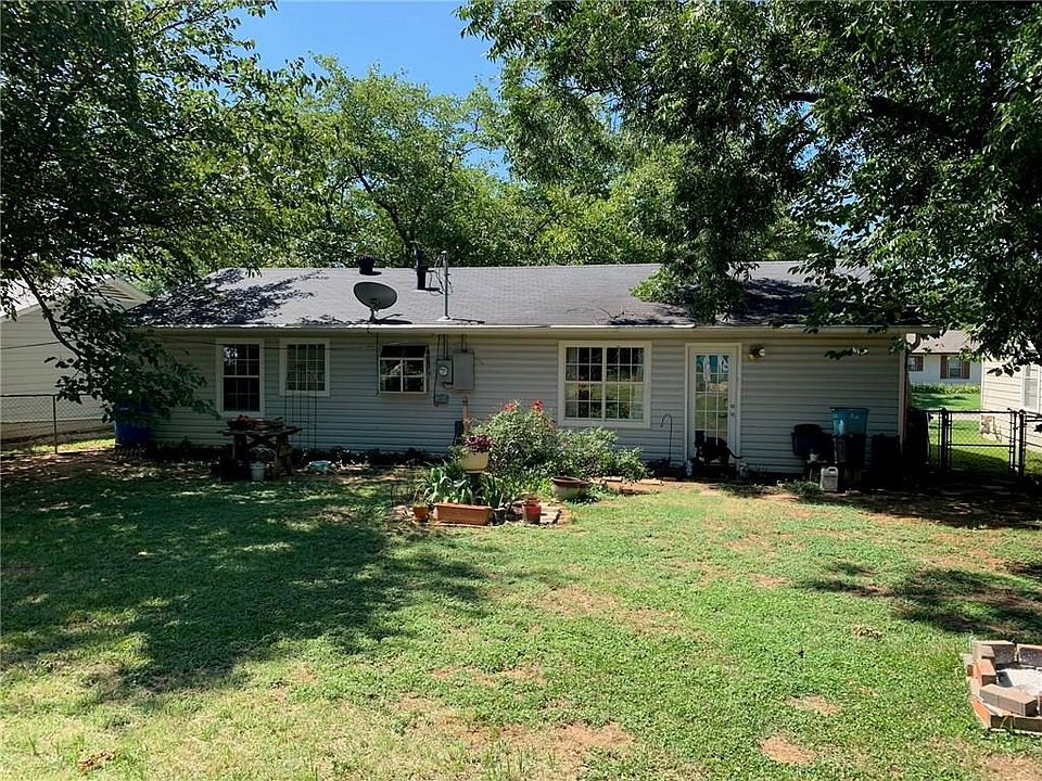 2nd image of 108 Tarrant Dr