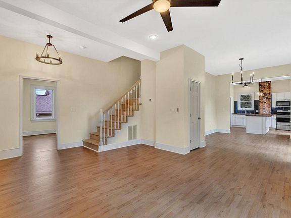 5th image of 1832 Carroll Ave NW