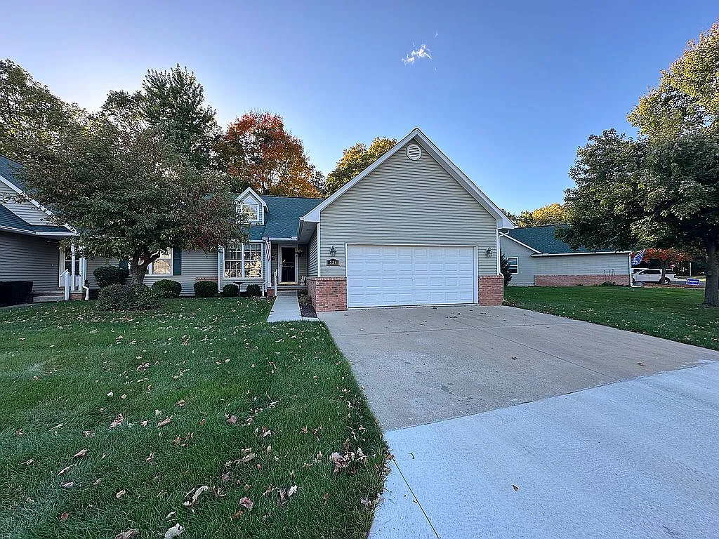 334 Wildwood Dr photo 1