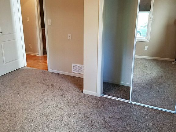 3rd image of 6204 Shirley St