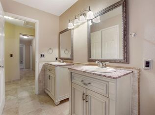 10 Whisper Wind Pl, Spring, TX 77382