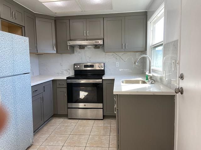 1st image of 663A Miller Ave