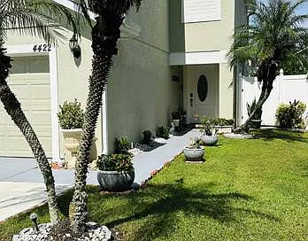 4 bed, 1916 sqft, $2,700 — Photo 2