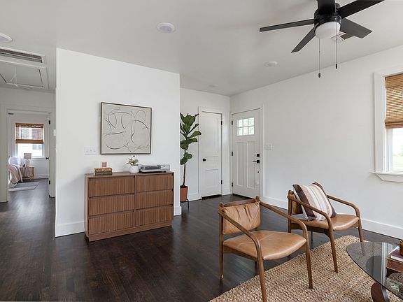 5th image of 1104 Matthews Pl Unit A