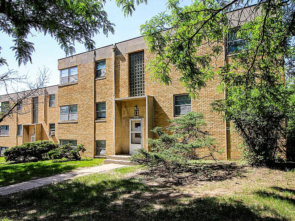 Valley Park Apartments — Photo 2