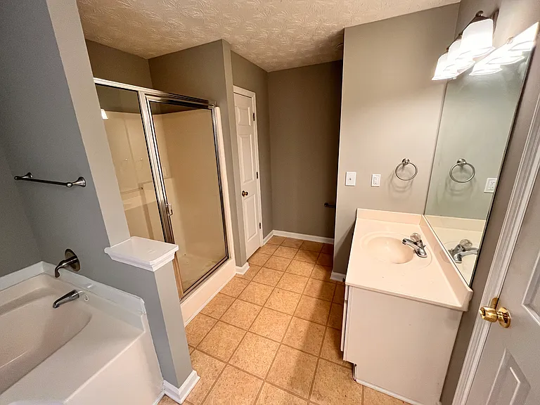 2295 Carlysle Cove Dr — Photo 22