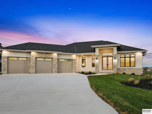 11553 S 123rd Ave, Papillion, NE 68046