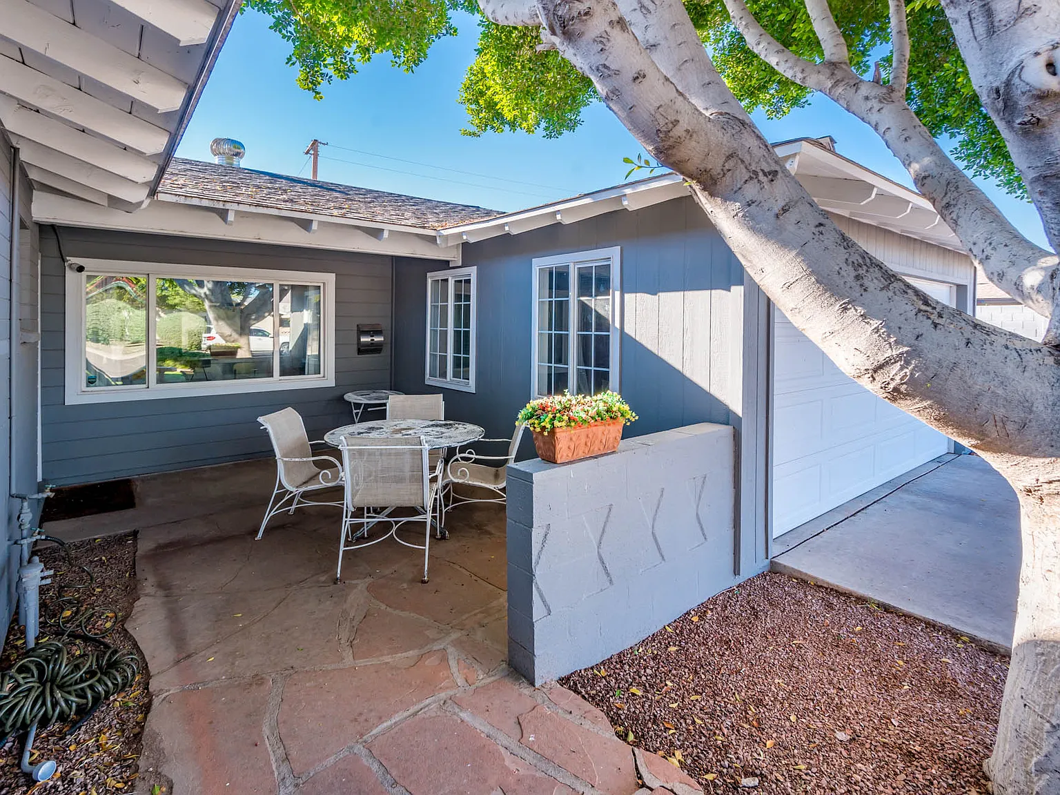 3 bed, 2045 sqft, $3,500 — Photo 2