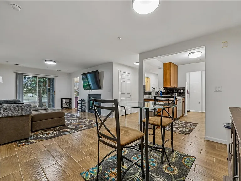 10010 Vanderbilt Cir #39 — Photo 7