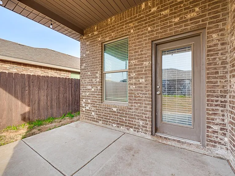 618 Juniper Ct — Photo 23