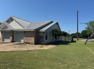 2914 Whisper Oaks Ln #B, Georgetown, TX 78628