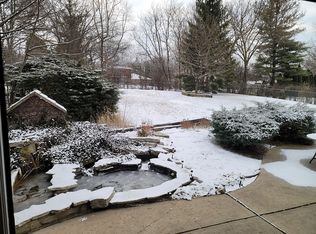 9S655 Brookbank Rd, Willowbrook, IL 60527