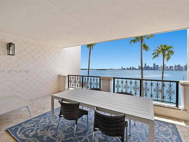 5245 Fisher Island Dr #5245 — Photo 31