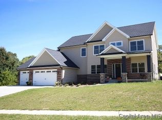 200 Pinoak Ln, Springfield, IL 62711