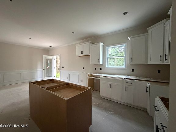 5th image of 261 Yardley Drive