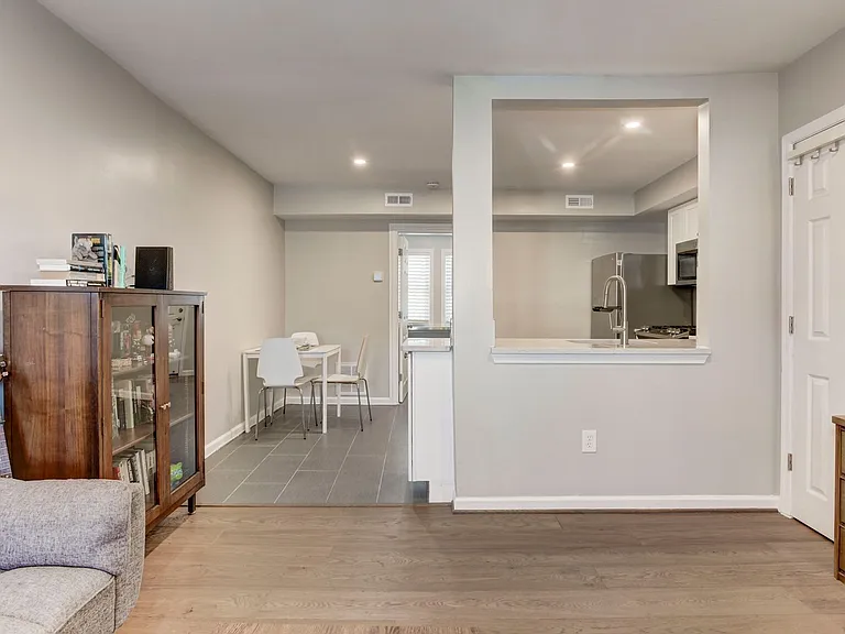 1169 Summit St NE — Photo 20