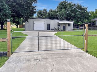 106 Maple St, Port Neches, TX 77651