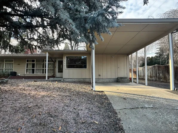 702 S 20th Ave, Yakima, WA 98902