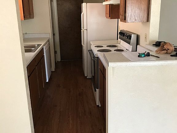 3rd image of 807 Lloyd Dr