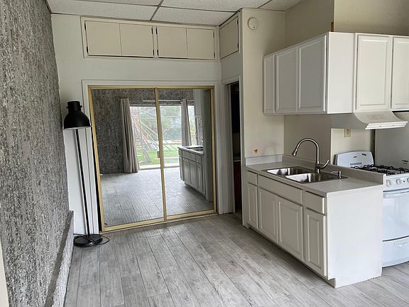 3rd image of 2387 Mount Olympus Dr #1