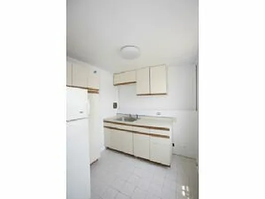 Rented by Tower Brokerage | media 18