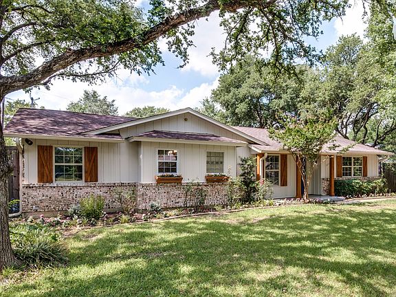 2nd image of 3122 Pebble Beach Dr