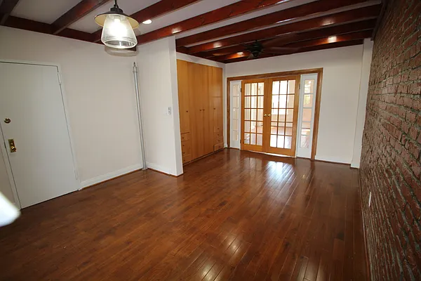 Rented by Brooklyn Real Inc | media 12