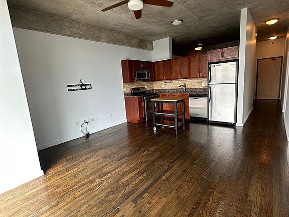 3rd image of 1620 S Michigan Ave Unit 417