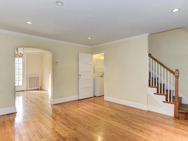 3614 Whitehaven Pkwy NW — Photo 4