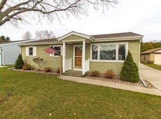 2120 42nd St, Two Rivers, WI 54241