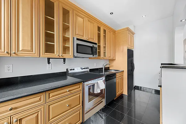 Rented by REAL New York | media 23