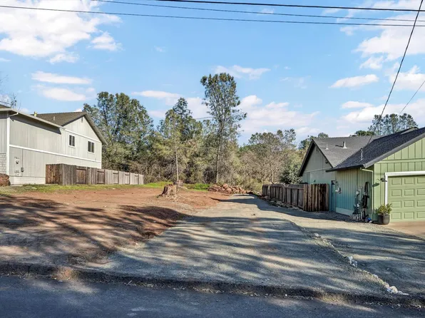 19298 Ravenhill Rd, Hidden Valley Lake, CA 95467
