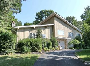 379 Faletti Cir, River Vale, NJ 07675