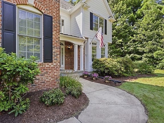 4th image of 19 Laurel Ridge Rd