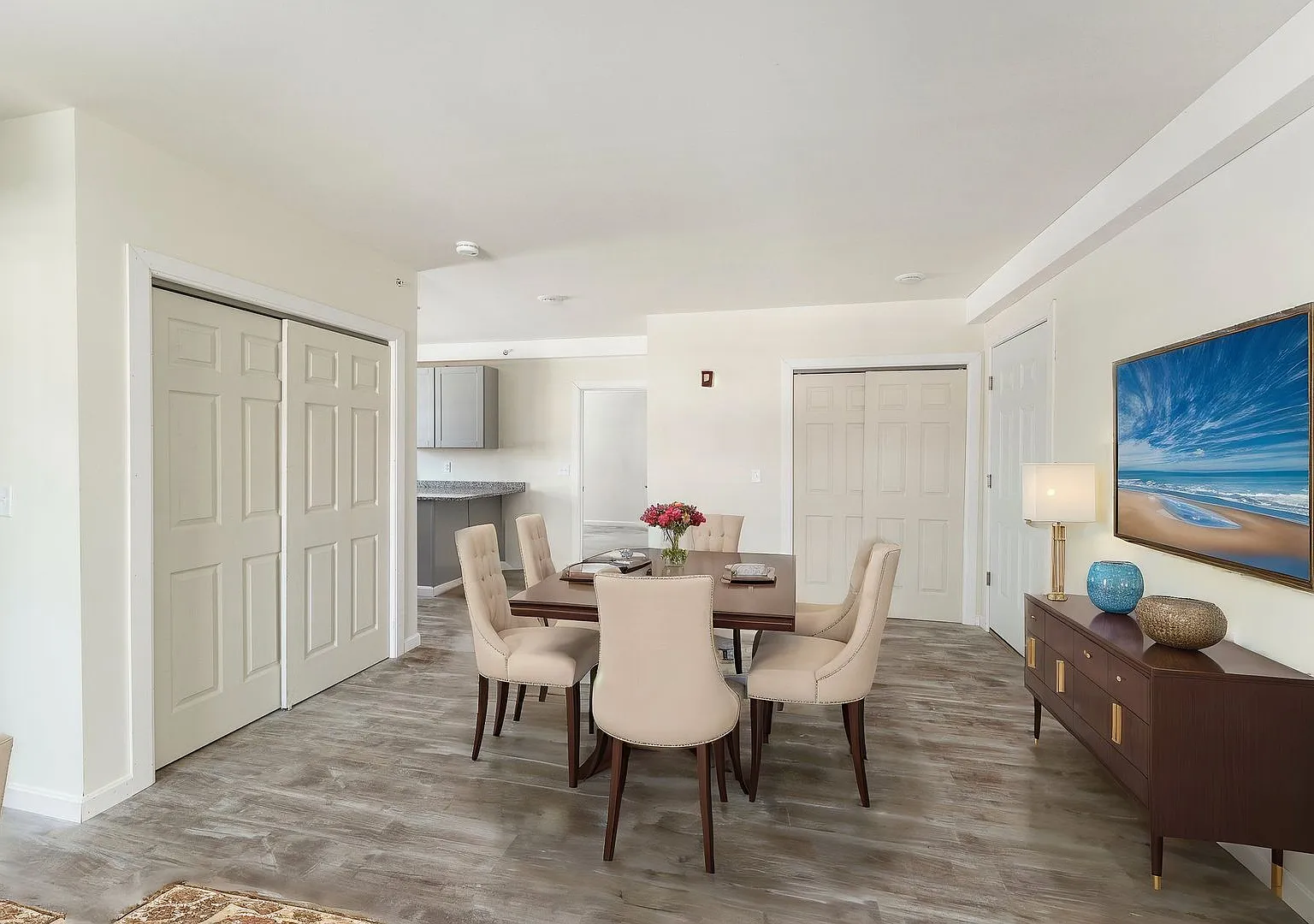 Pine Street Apartments — Photo 2