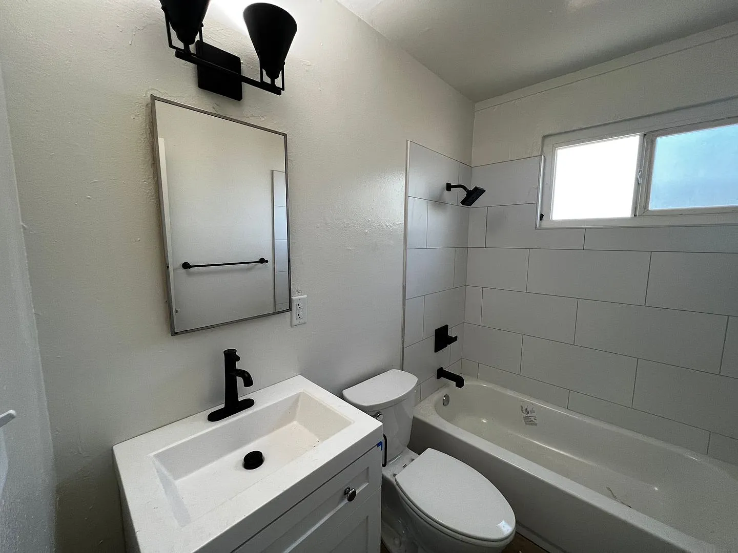 Creekside Townhome Apartments — Photo 4
