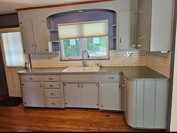 3rd image of 1756 Scenic Dr