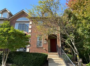 142 W Oakbrook Dr, Ann Arbor, MI 48103