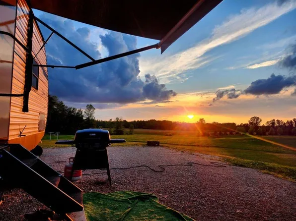 7609 Trail Rd, Gillett, WI 54124