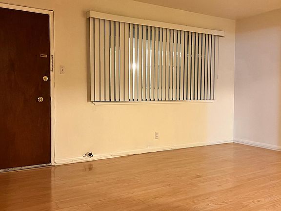 5th image of 156 Westlake Ave APT 3
