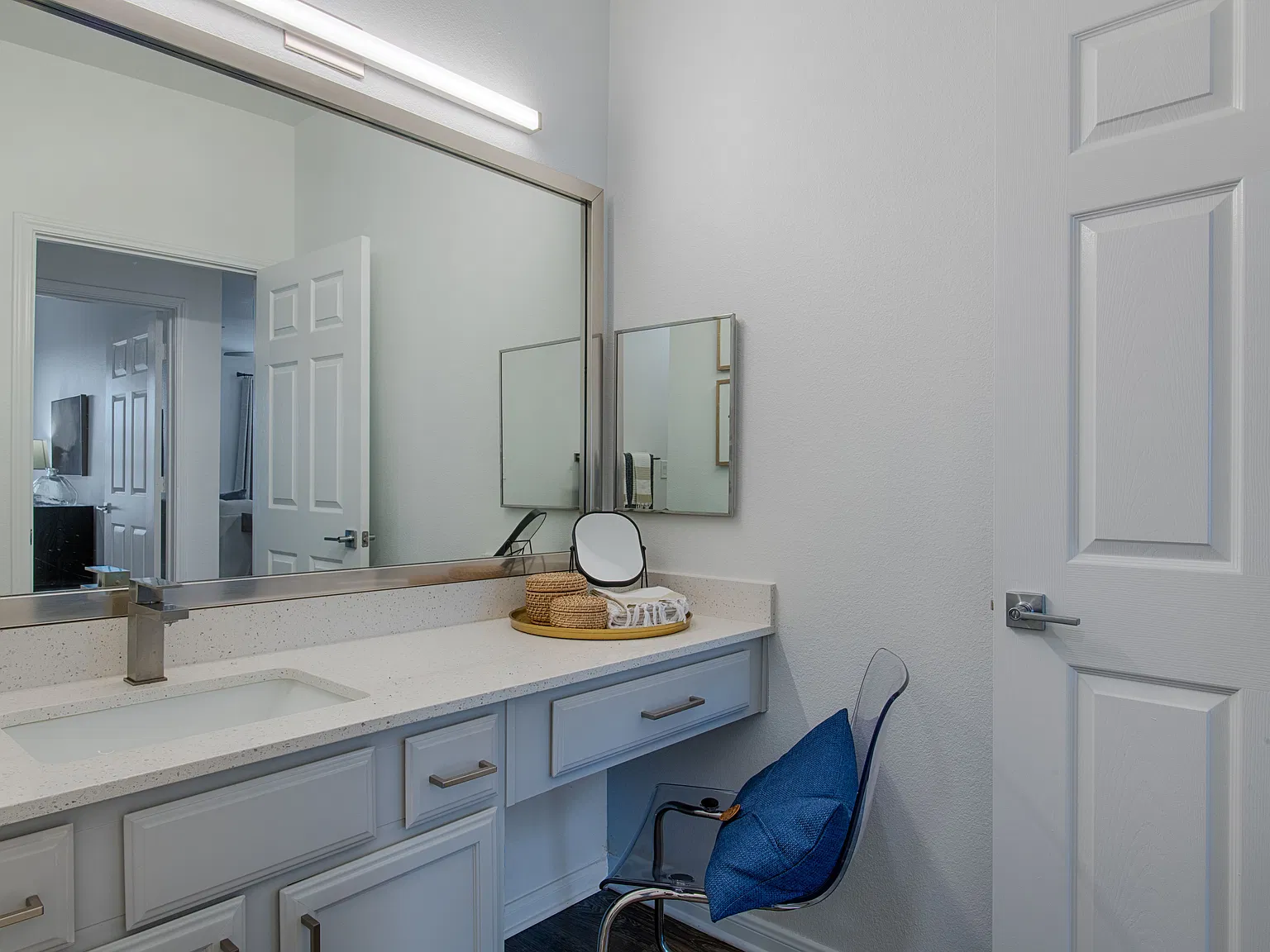 Silverado Apartments — Photo 4