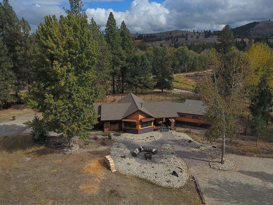 Front of home and lot