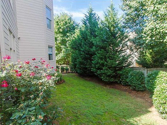 2nd image of 3293 Millwood Trl SE
