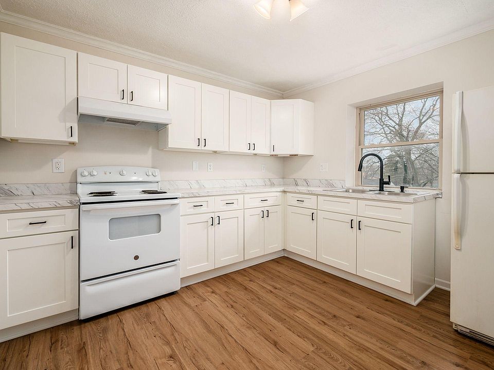 1st image of 3285 Rose Ave