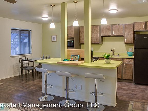 2nd image of 4805 Marquette Ave NE APT 202