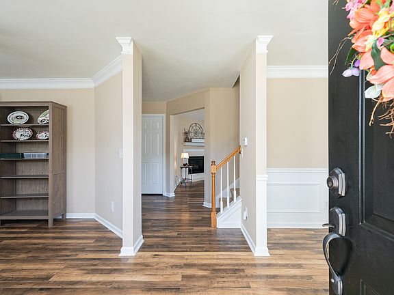4th image of 12 Turnberry Ct