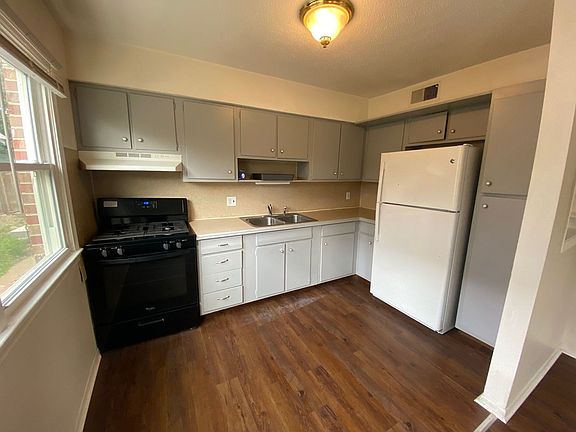 3rd image of 127 N 35th St #5