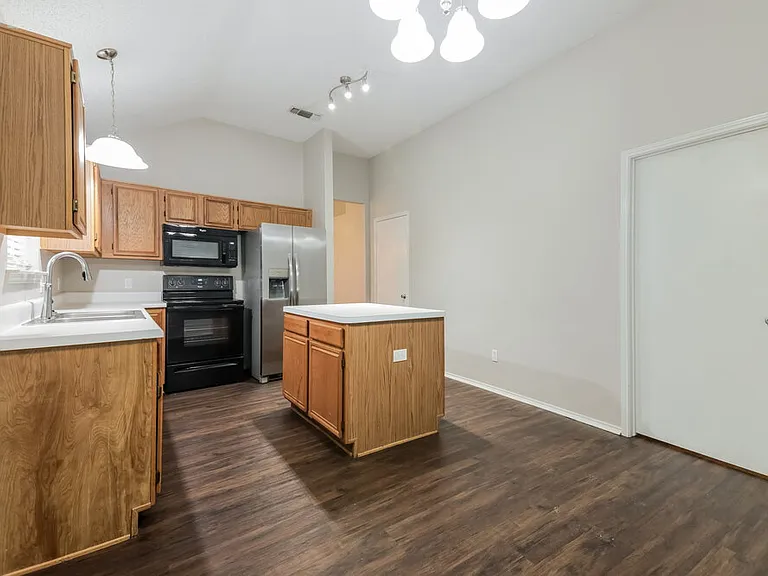 2824 Bent Brook Dr — Photo 8