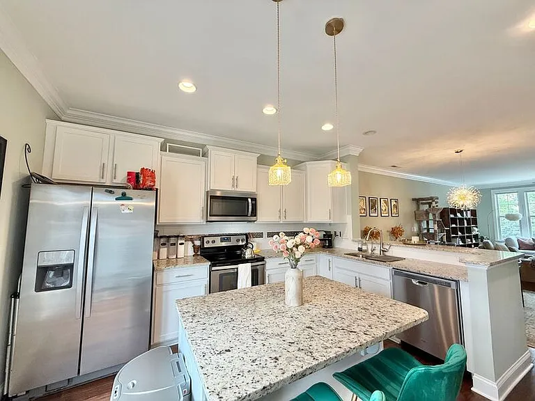455 Village Commons Ln — Photo 11